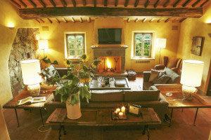 My aim was to seamless blend the original BOX (stone walls and wooden roof structure) with the interior design…