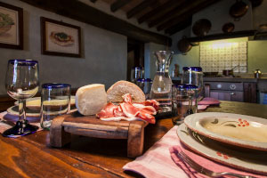 Bread, ham and cheese become part of the Architecture
