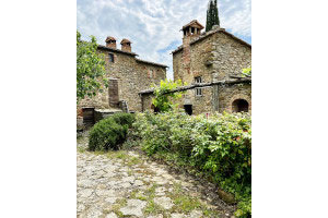 The small <i>piazzetta</i> in the lower part of the hamlet