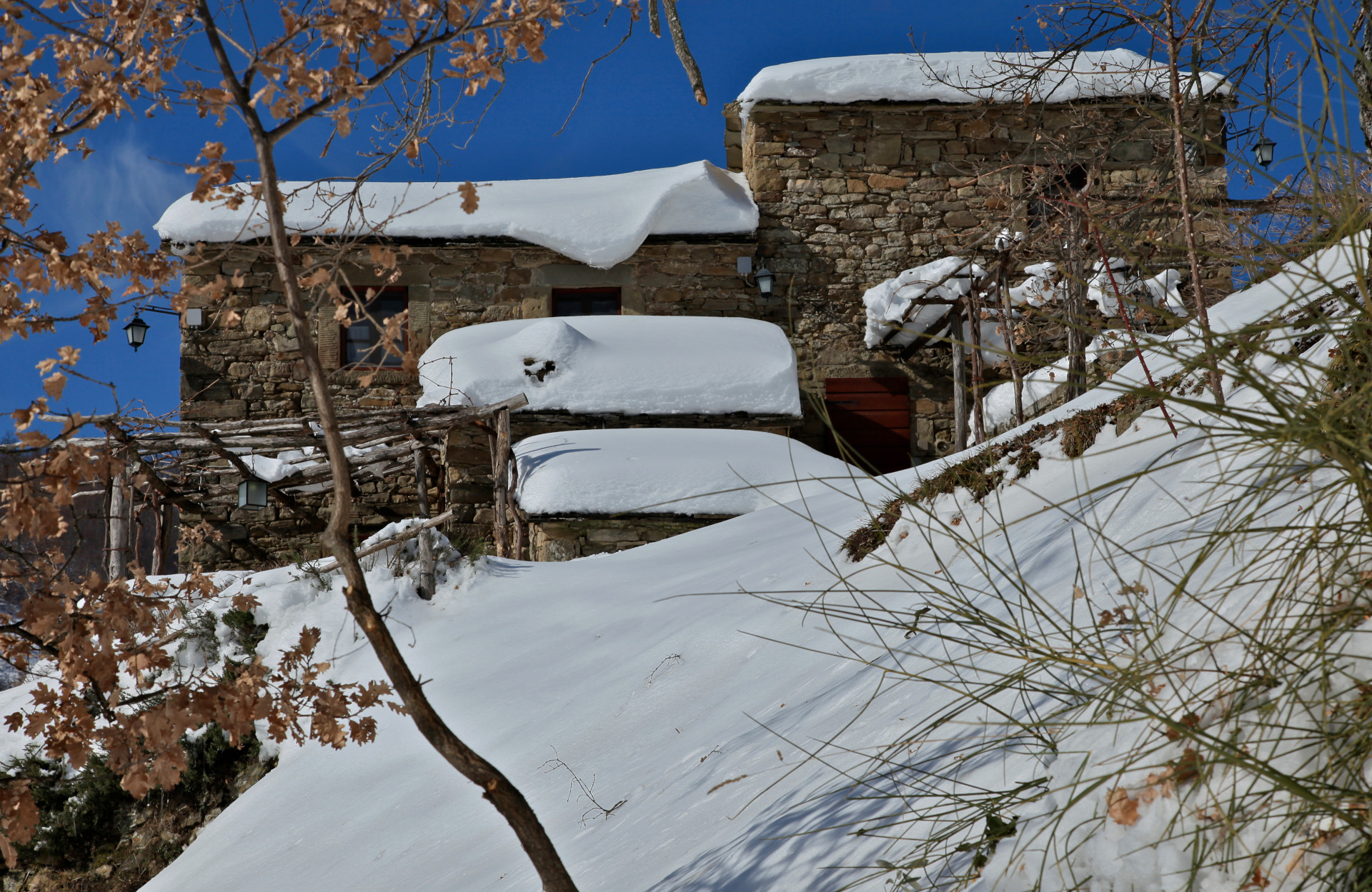 Fulvio Di Rosa: Borgo di Vagli under the snow